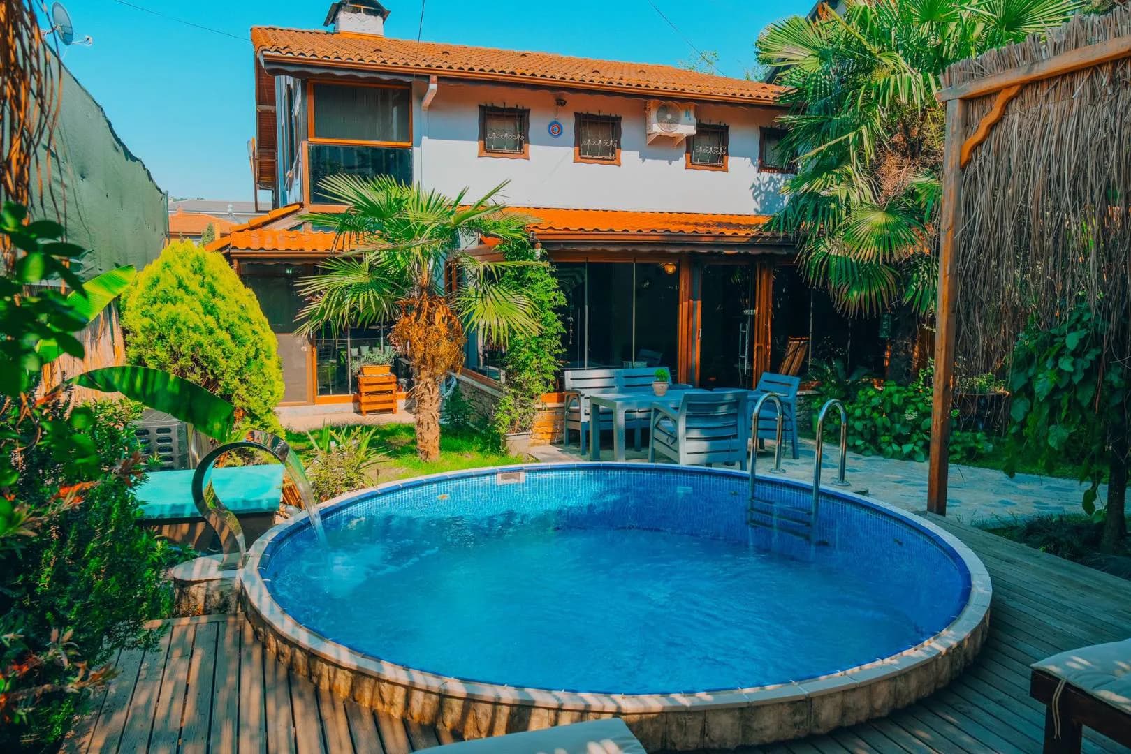 Sapanca Göl'de Yeşillikler İçerisinde, Isıtmalı Havuzlu, Otantik Villa görsel 2