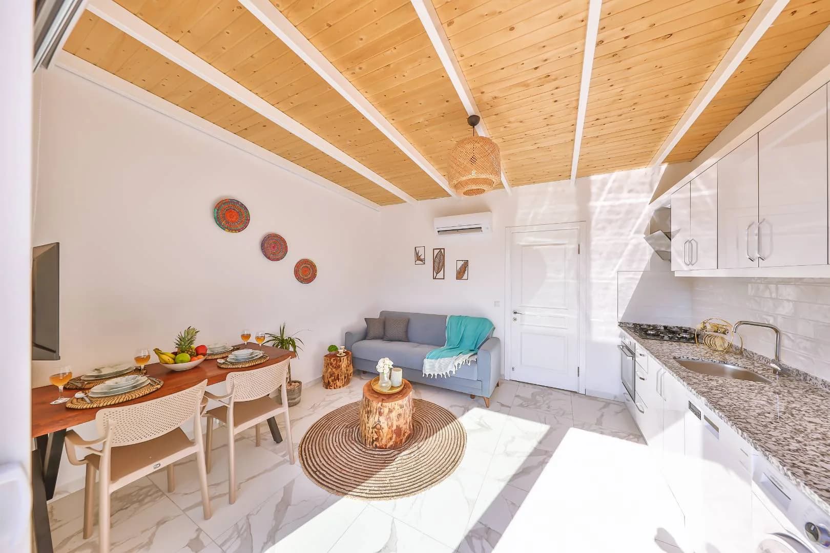 Kaş Andifli'de Modern Tasarıma Sahip, Özel Havuz ve Jakuzili Villa görsel 3