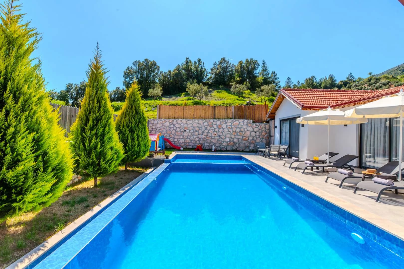 Kaş Hacıoğlan'da Sakin Konumda, Yetişkin ve Çocuk Havuzlu, Taş Villa görsel 3