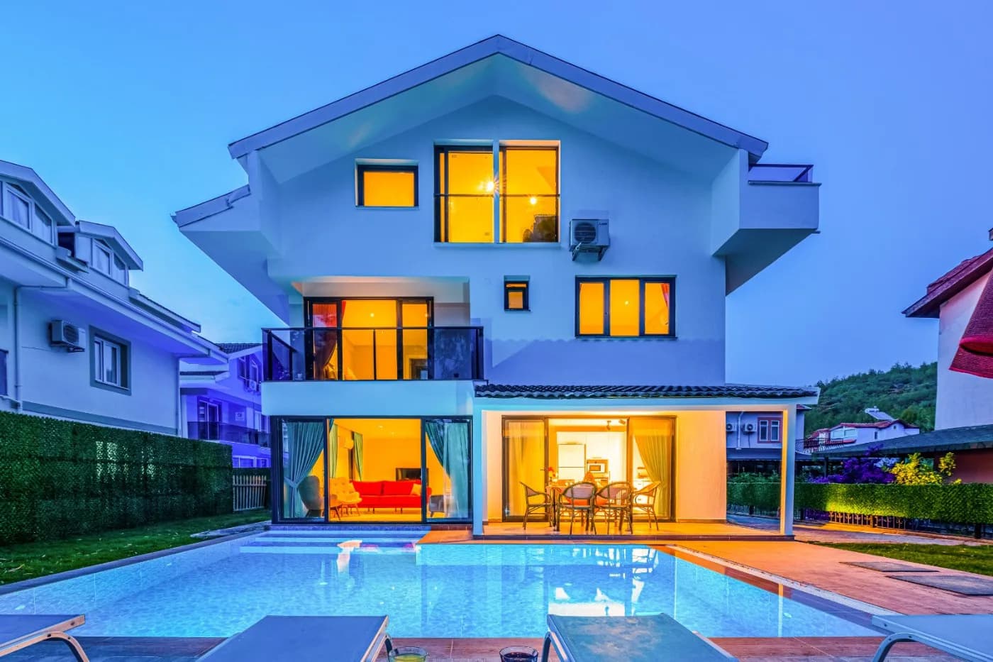Fethiye Çiftlik'de Geniş Bahçeli, Özel Havuzlu, 4+1 Lüks Villa görsel 1
