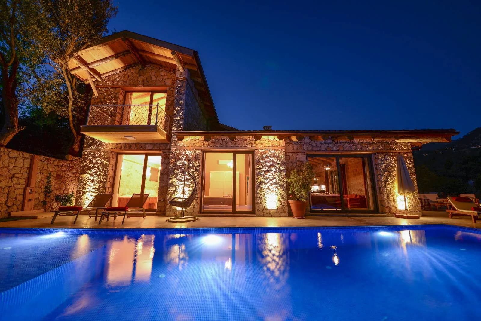 Kaş İslamlar'da Doğa İçerisinde, Sonsuzluk Havuzlu, Kiralık Villa görsel 1