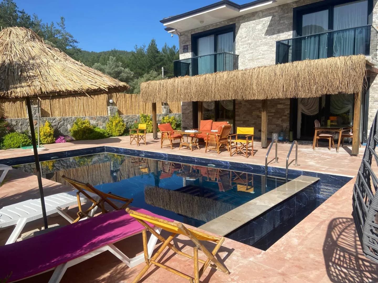 Fethiye Yeşilüzümlü'de Modern Tasarımlı, Özel Havuzlu, Konforlu Villa görsel 1