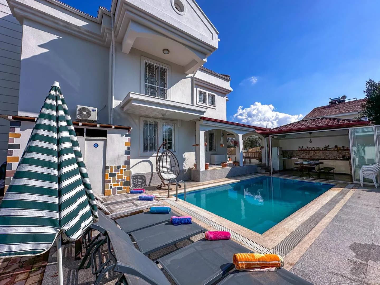 Fethiye Akarca'da Merkezi Konumda, Özel Havuzlu, Verandalı Villa görsel 1