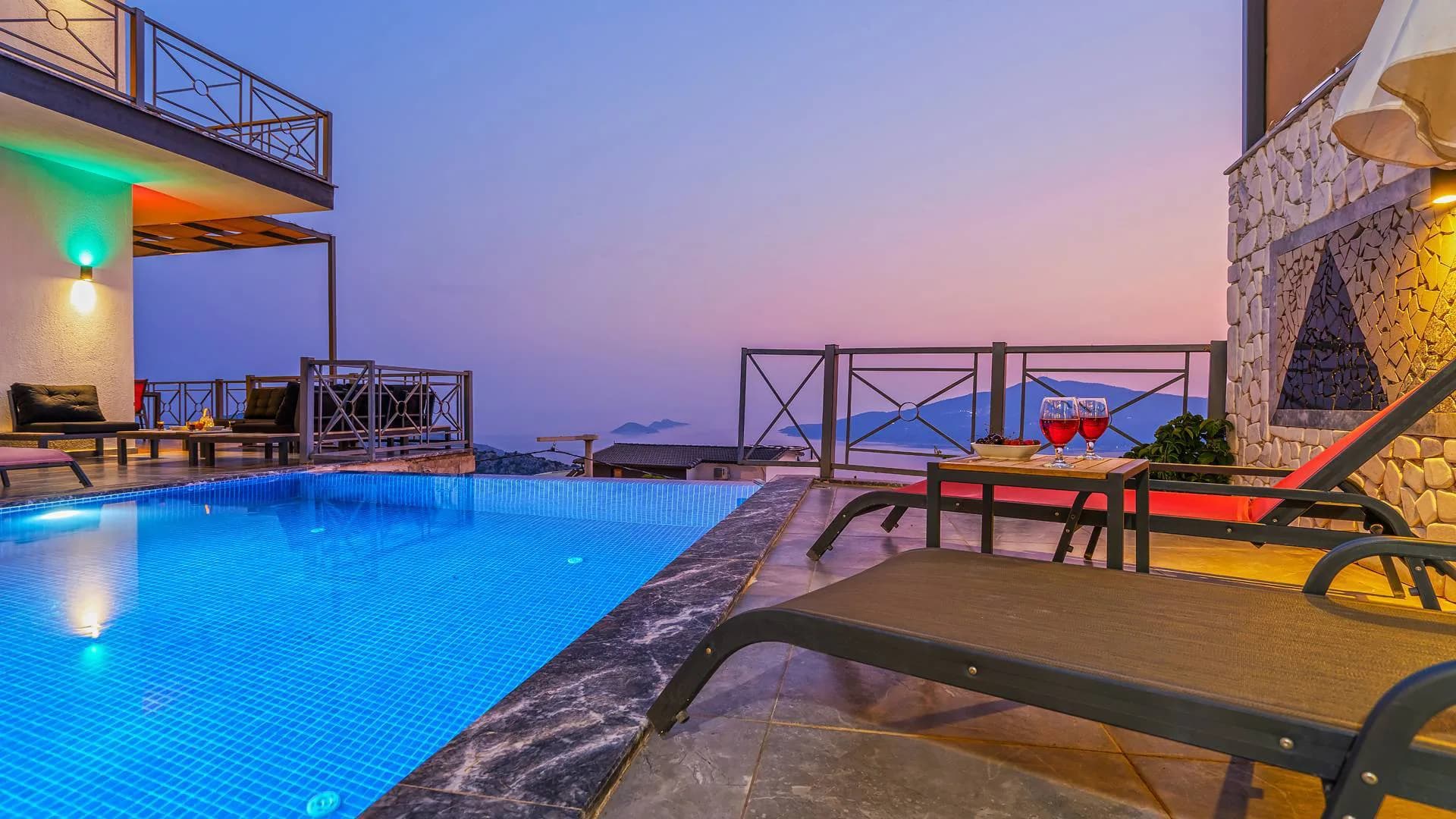Kaş Bezirgan'da Müthiş Deniz Manzaralı, Sonsuzluk Havuzlu, Kiralık Villa görsel 3