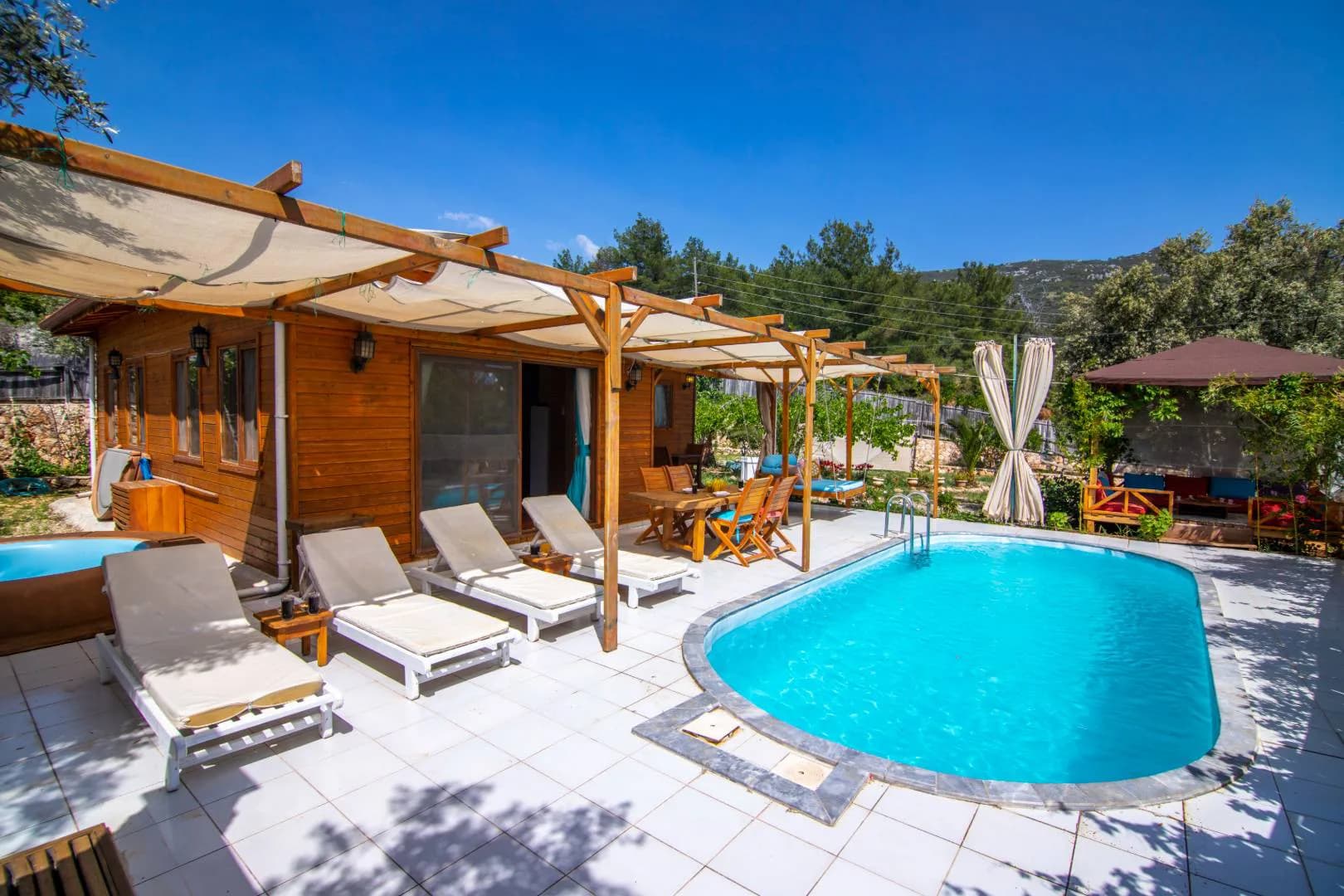 Kaş İslamlar'da Yeşillikler İçerisinde, Özel Havuzlu, Ahşap Villa görsel 2