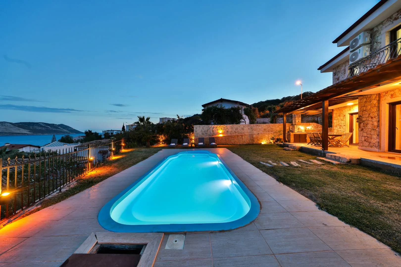 Kaş Çukurbağ'da Merkezi Konumda, Özel Havuzlu, Kiralık Villa görsel 2