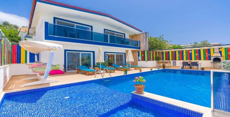 Kaş Üzümlü'de Doğa İçerisinde, Özel Havuzlu, 4 Kişilik, Konforlu Villa görsel 1