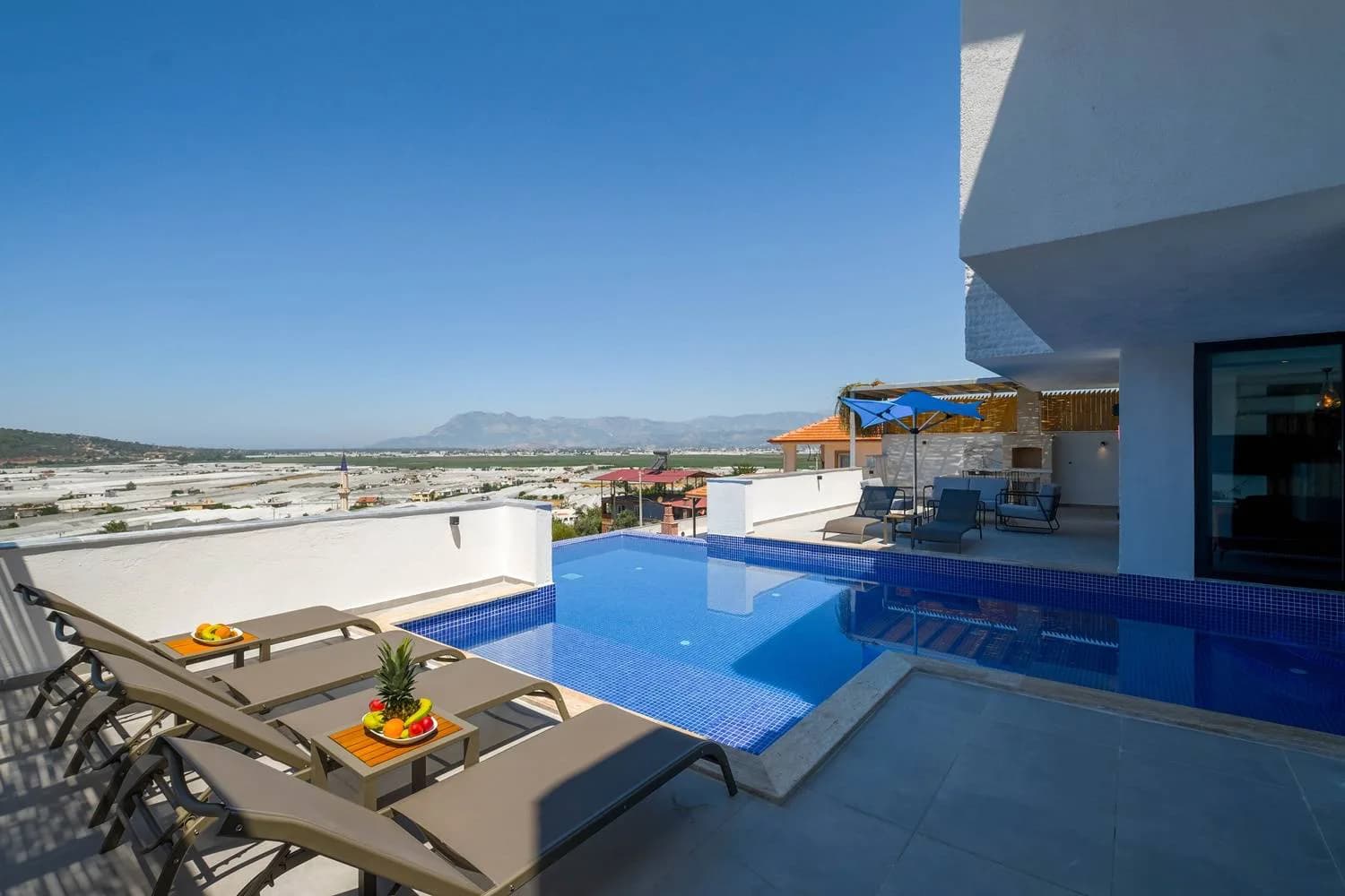Kaş Yeşilköy'de Sakin Konumda, Isıtmalı Havuzlu, Saunalı, Lüks Villa görsel 3