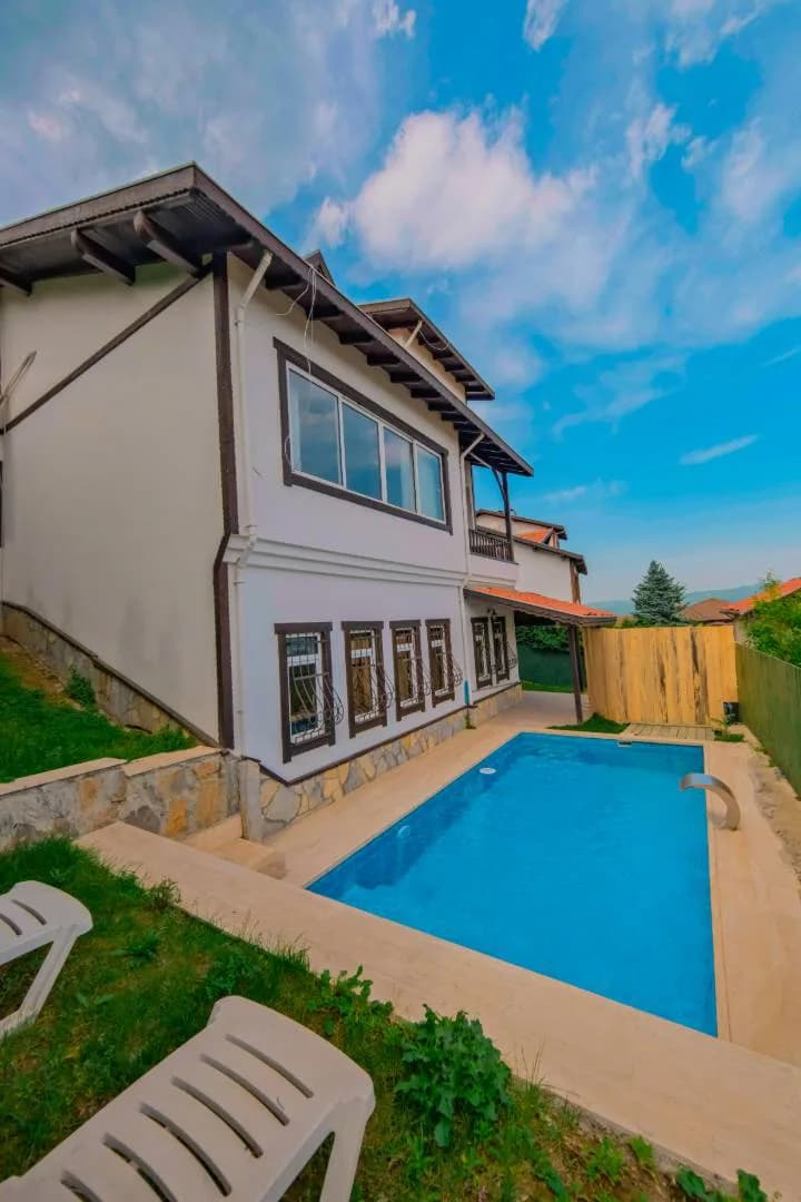 Sapanca Mahmudiye'de Geniş Bahçeli, Özel Havuzlu, Kiralık Villa görsel 3