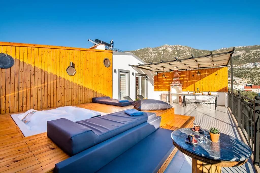 Kaş Kalkan'da Deniz Manzaralı, Çift Jakuzili, 4 Kişilik Tatil Evi görsel 1