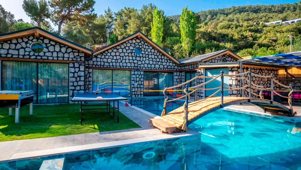 Kaş İslamlar'da Özenle Dekore Edilmiş, Özel Havuzlu, Bahçeli Villa görsel 1