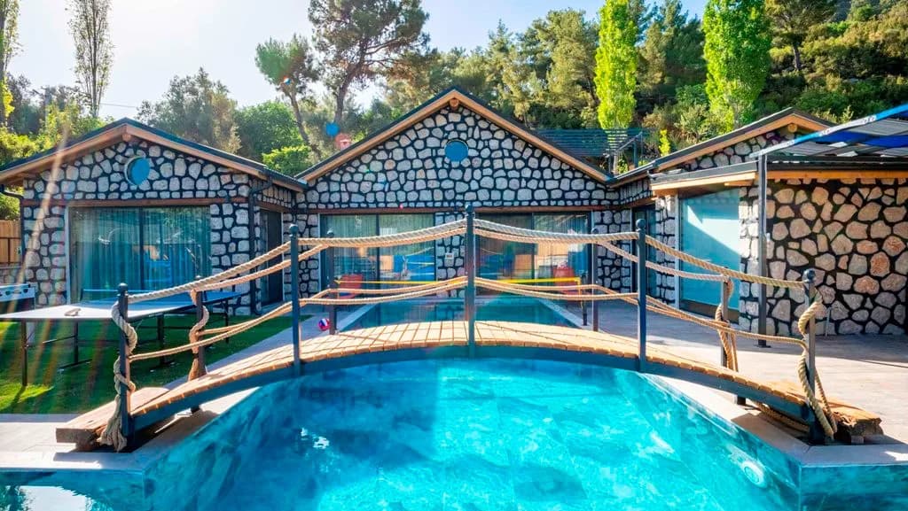 Kaş İslamlar'da Özenle Dekore Edilmiş, Özel Havuzlu, Bahçeli Villa görsel 3