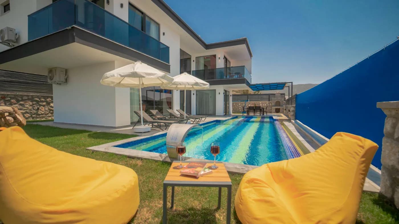 Kalkan Yeşilköy'de Geniş Bahçeli, Özel Havuzlu, Kiralık Villa görsel 1