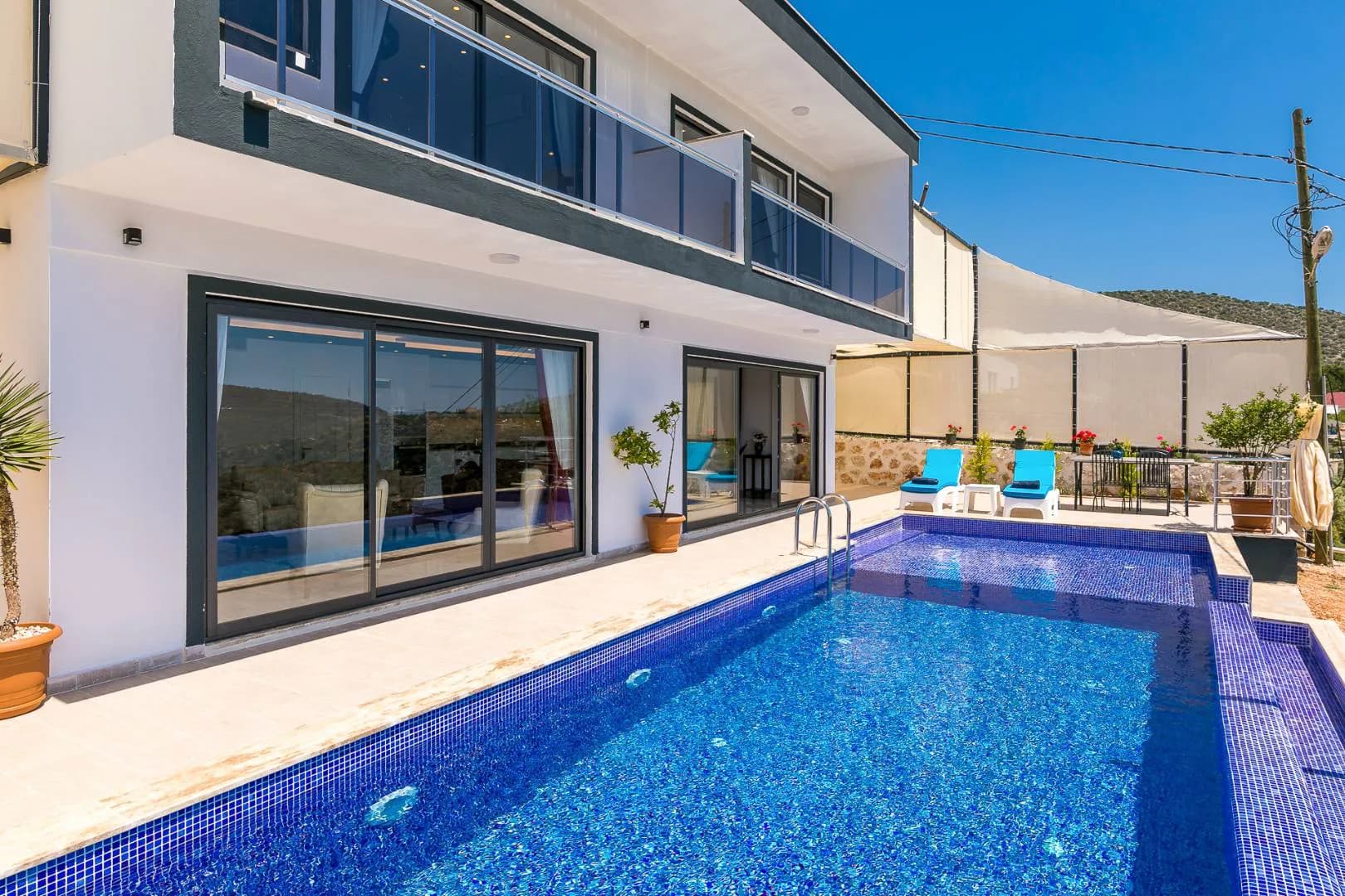 Kaş Bezirgan'da Dağ Manzaralı, Özel Havuzlu, Kiralık Villa görsel 1