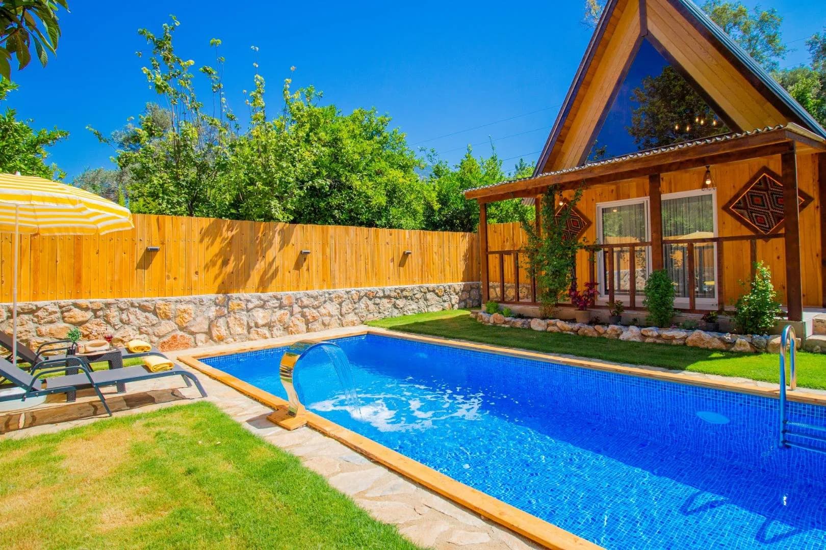Kaş Çayköy'de Yeşillikler İçerisinde, Özel Havuzlu, Jakuzili Bungalov görsel 2