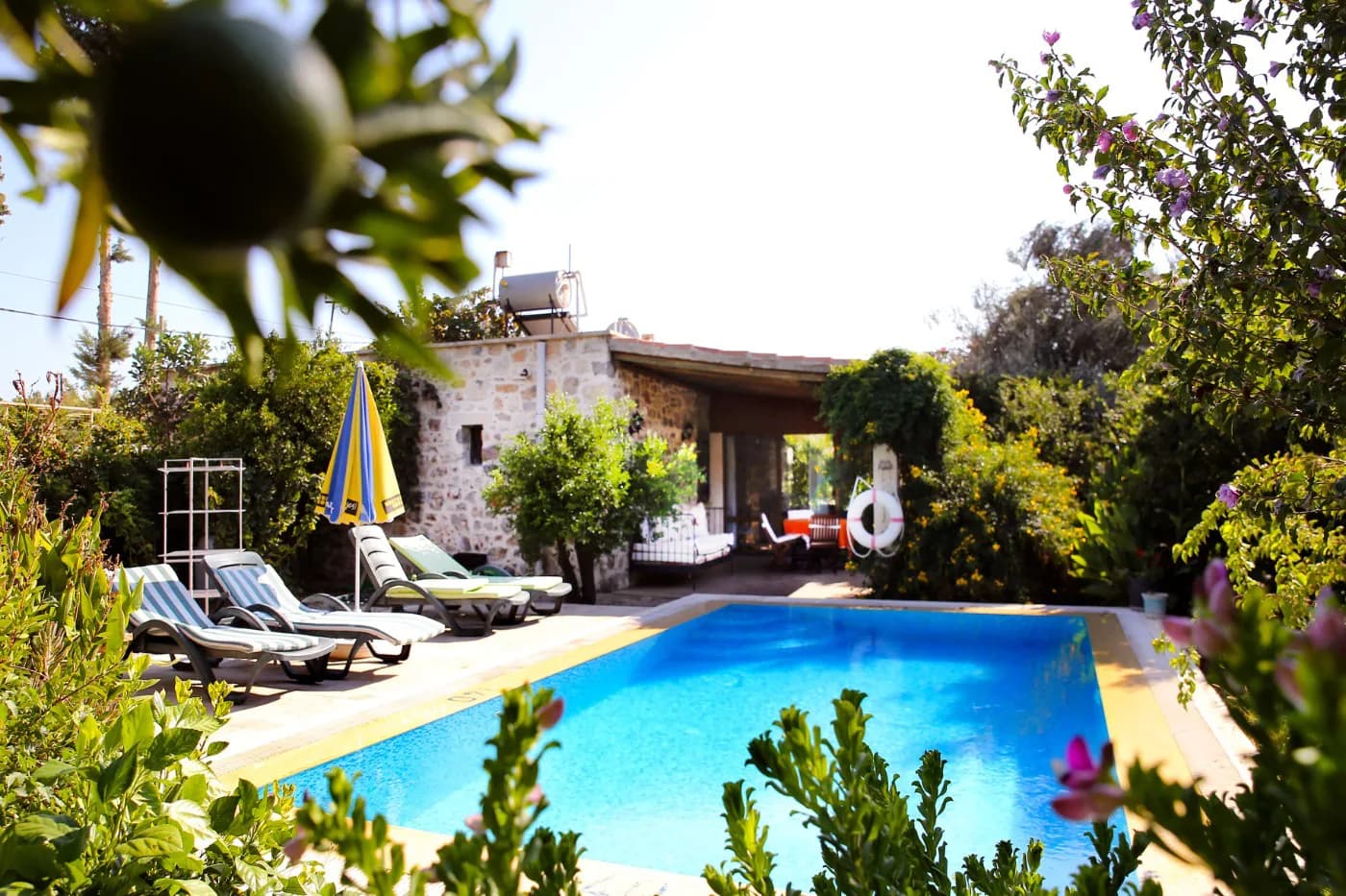 Bodrum Bitez'de Mandalina Ağaçları İçerisinde, Özel Havuzlu, Taş Villa görsel 2