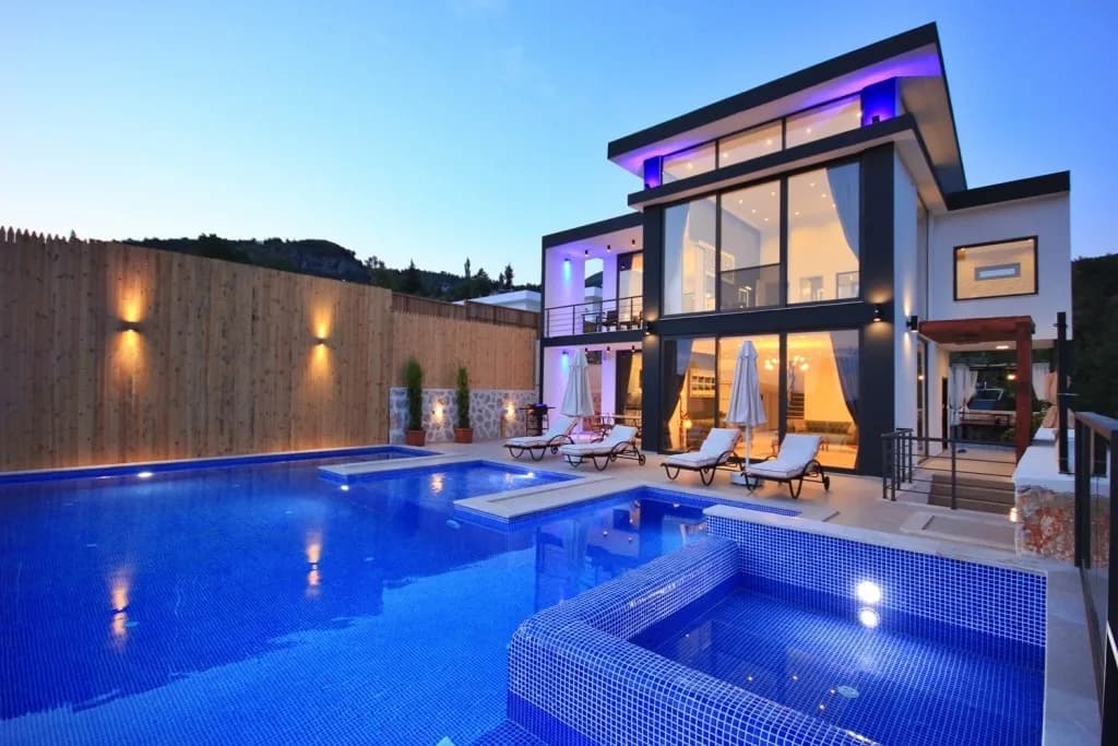 İslamlar'da Huzurlu Doğada, Yetişkin ve Çocuk Havuzlu, Modern Villa görsel 1