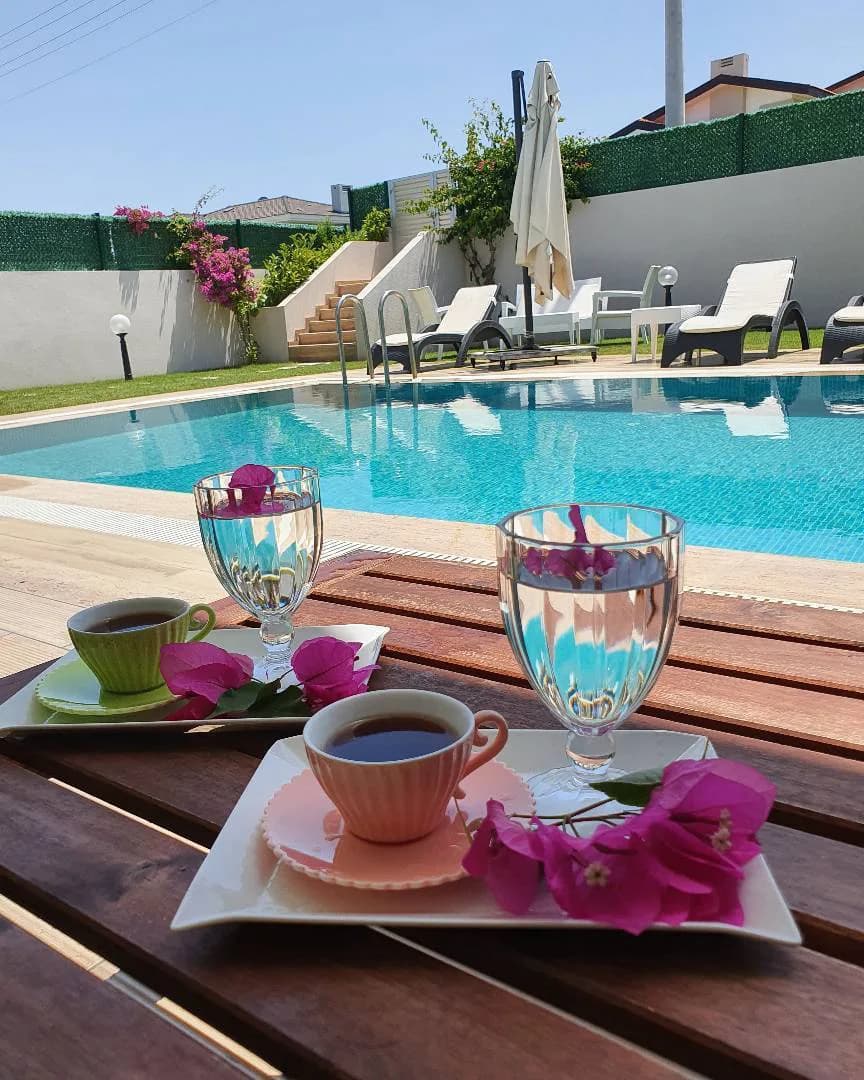 Çeşme Ali Bostan Plajına Yakın, Özel Havuzlu, Bahçeli, Konforlu Villa görsel 1