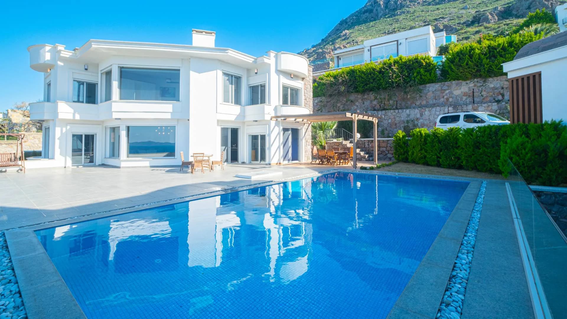 Bodrum Turgutreis'te Deniz Manzaralı, Özel Havuzlu, Bahçeli Villa görsel 1