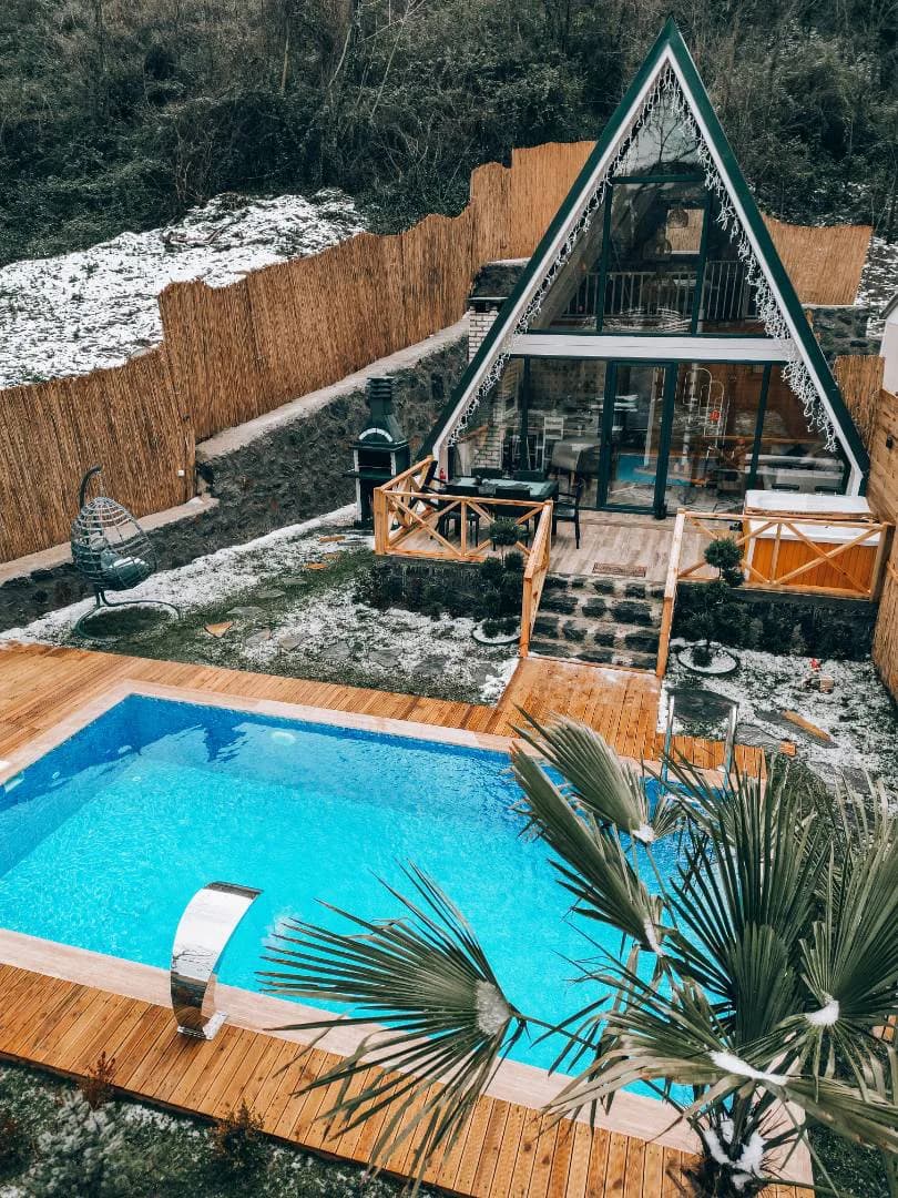 Sapanca Akçay'da Sakin Konumda, Isıtmalı Havuzlu, Bahçeli Bungalov görsel 3