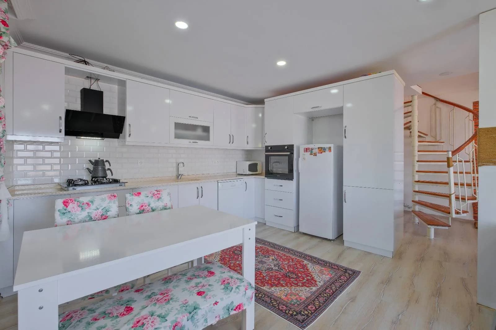 Fethiye Karaçulha'da Minimal Tasarımlı, Özel Havuzlu, Tatil Villası görsel 3