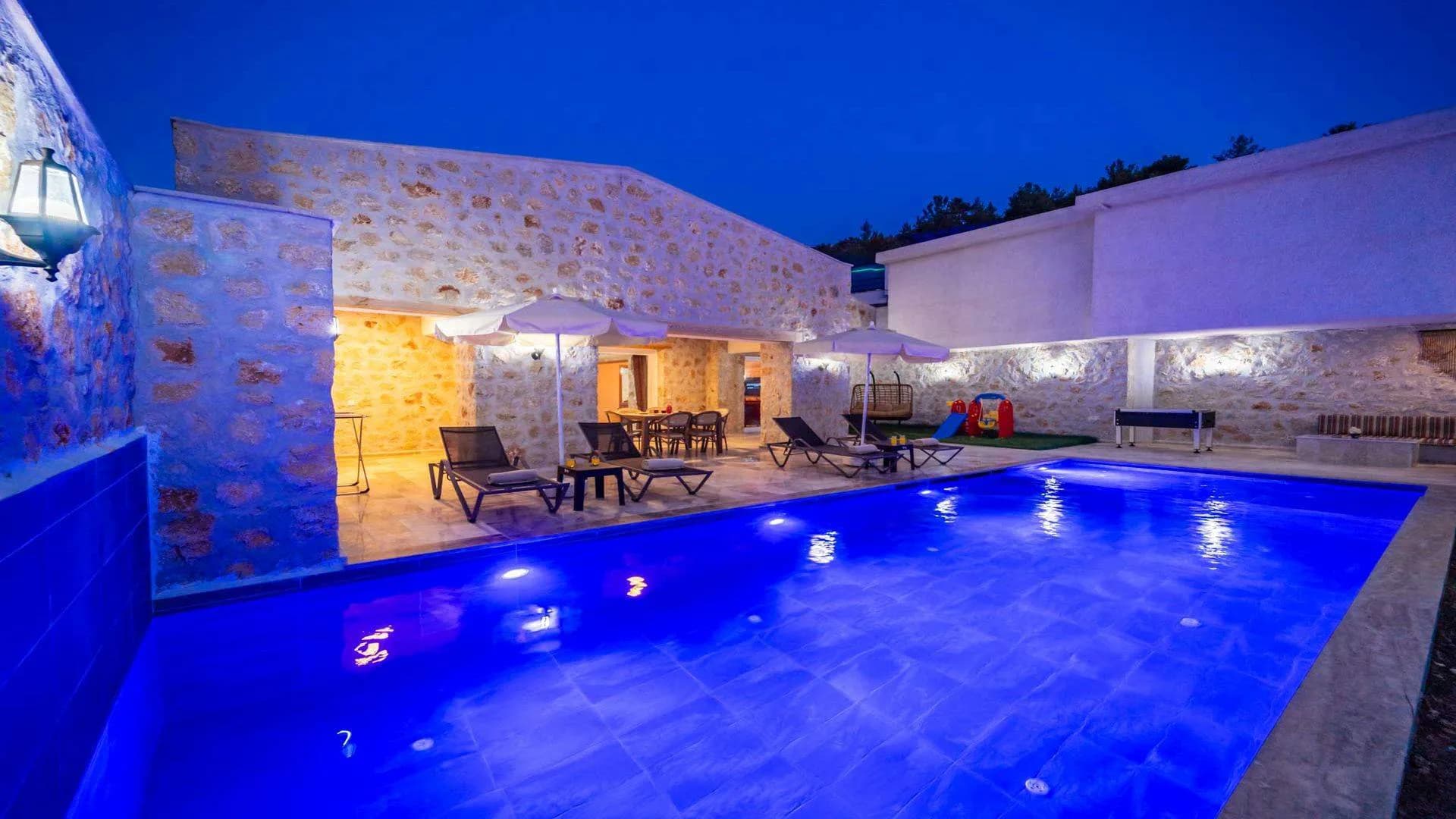 Kaş İslamlar'da Doğanın Tam Ortasında, Özel Havuzlu, Modern Villa görsel 1