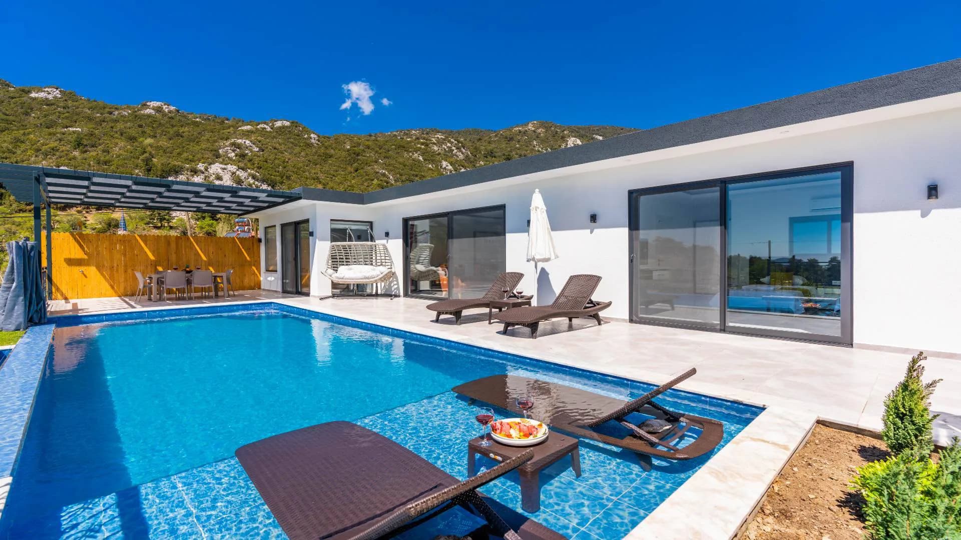 Kaş İkizce'de Huzurlu Doğada, Özel Havuz, Jakuzili Villa görsel 1