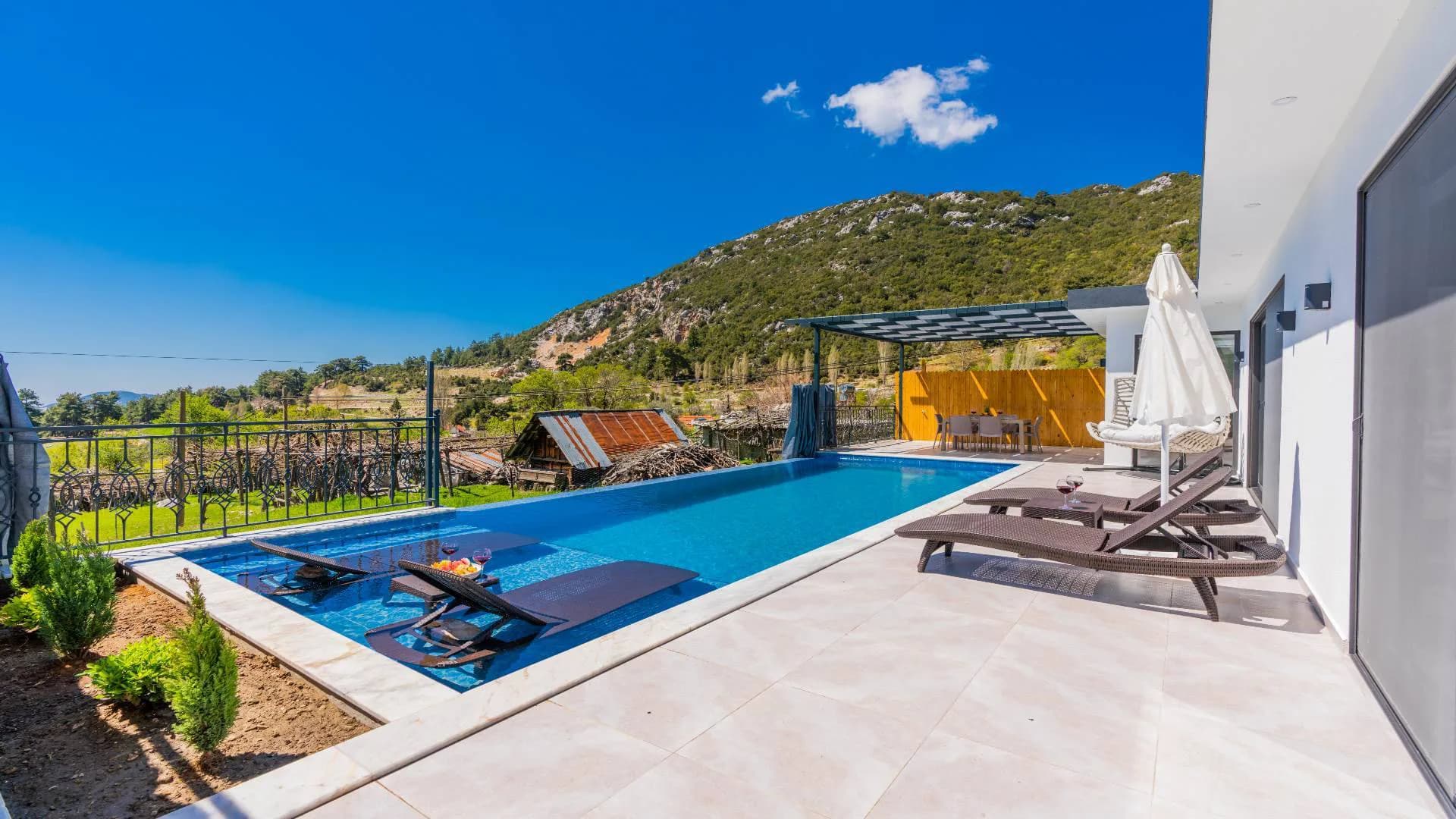 Kaş İkizce'de Huzurlu Doğada, Özel Havuz, Jakuzili Villa görsel 3