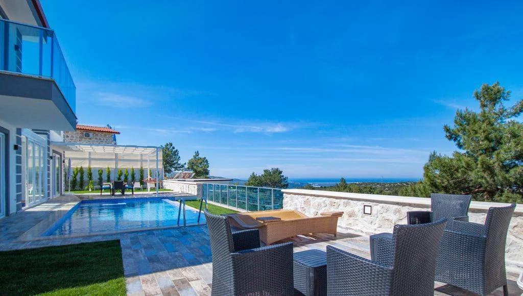 Kaş Üzümlü'de Doğa Manzaralı, Özel Havuzlu, 3+1 Villa görsel 1