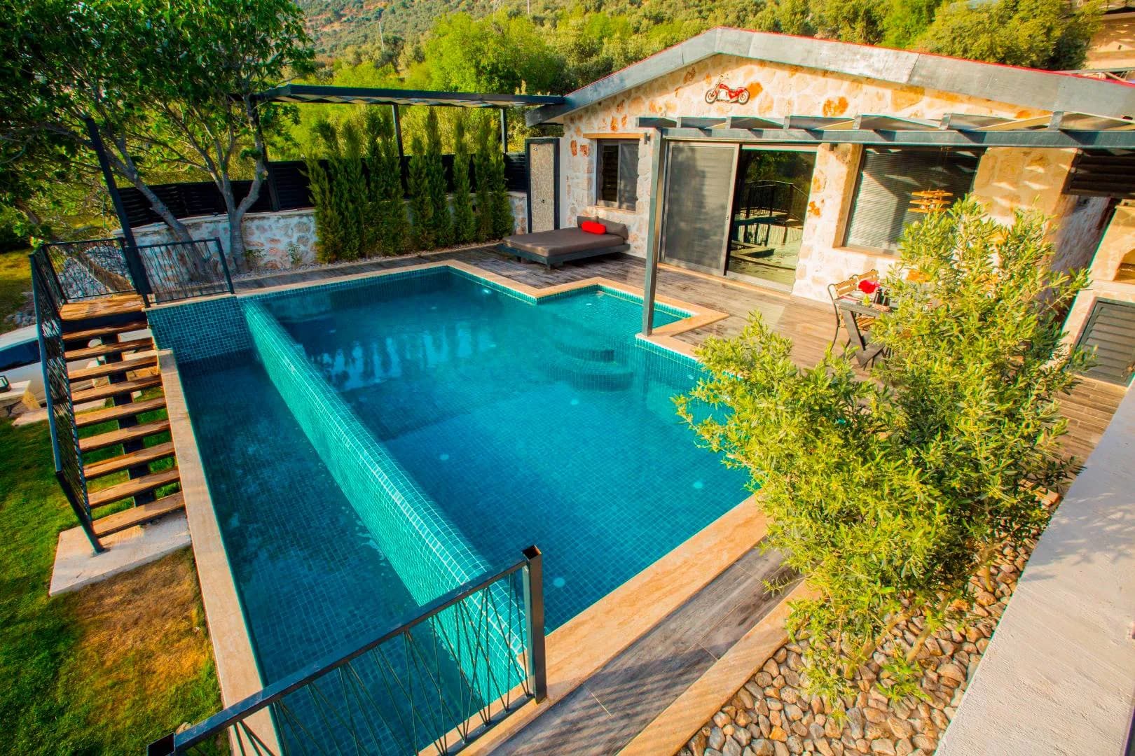 Kaş Bezirgan'da Yemyeşil Bahçeli, Özel Havuzlu, 1+1 Villa görsel 2
