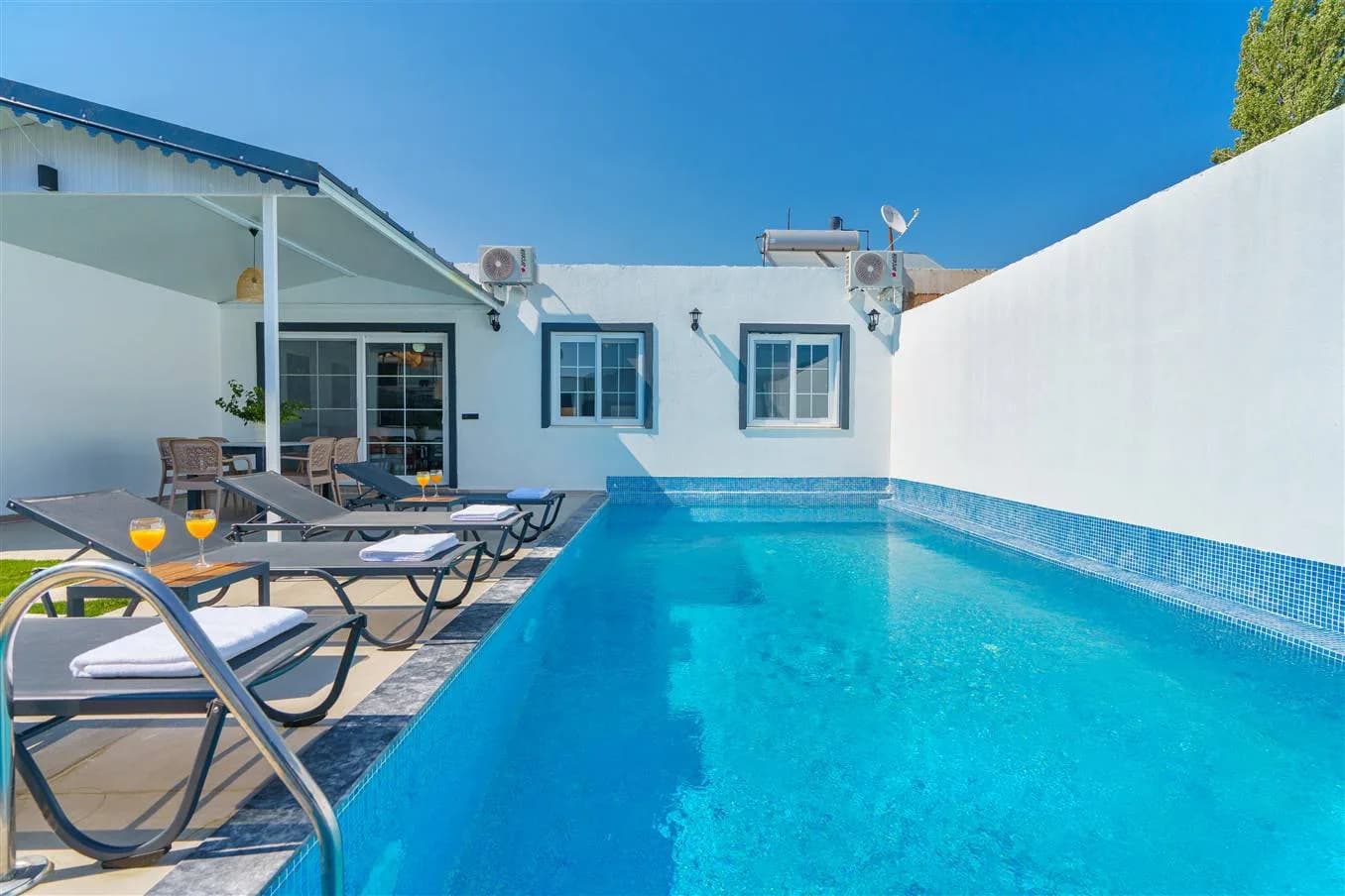 Kaş Bezirgan'da Sessiz Konumda, Özel Havuzlu, Kiralık Villa görsel 2