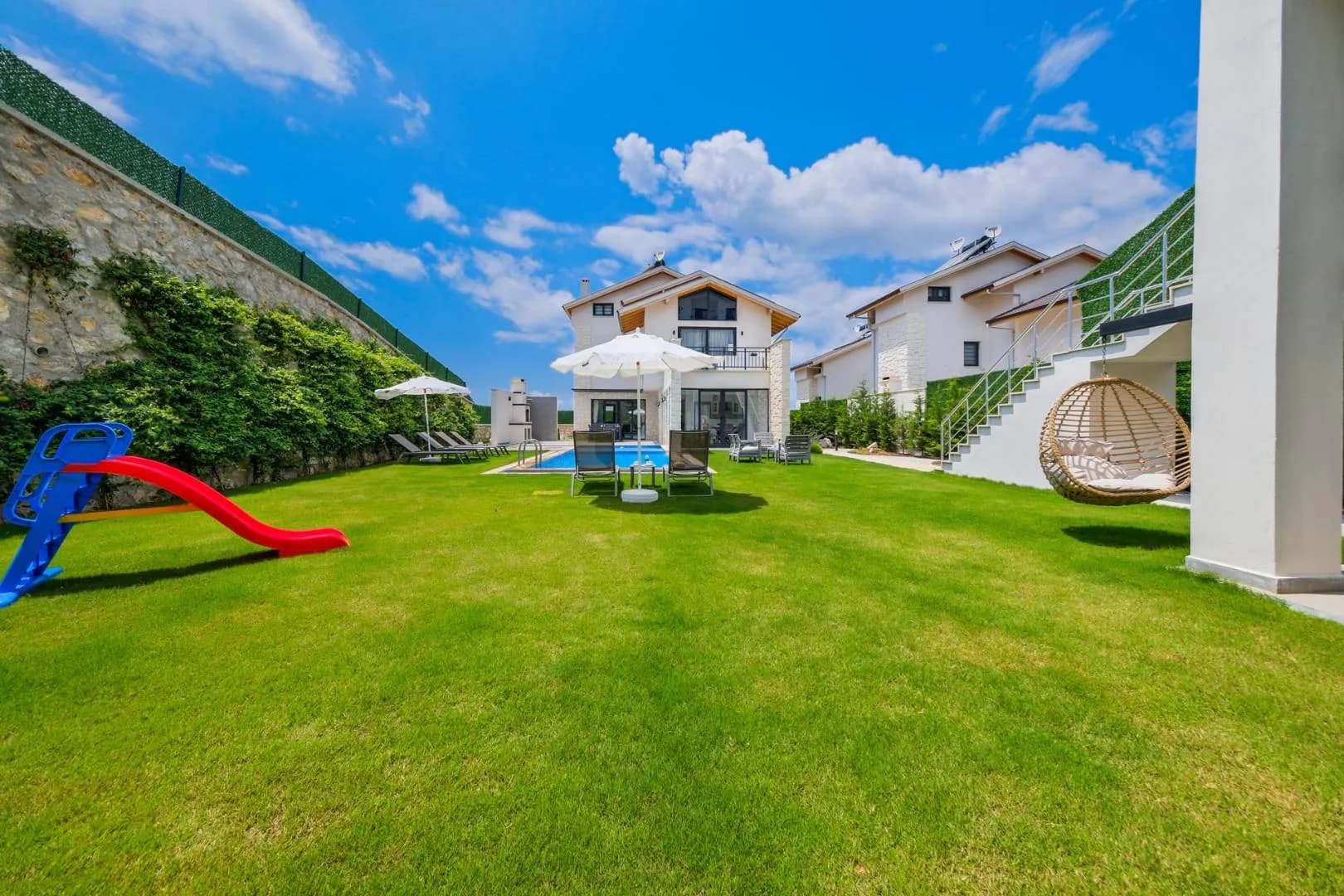 Fethiye Ölüdeniz'de Nezih Konumda, Özel Havuzlu, Jakuzili Villa görsel 2