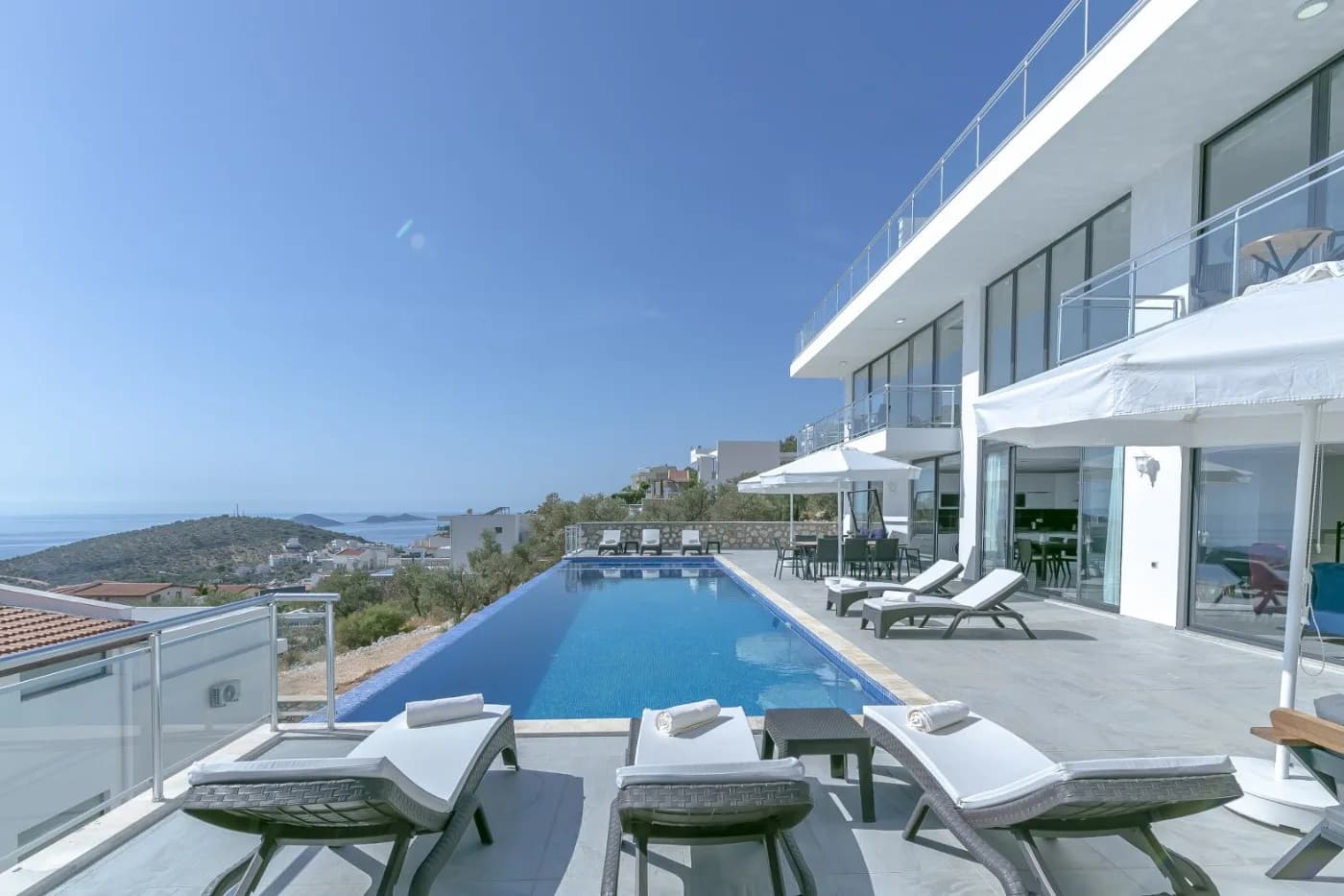 Kalkan'da Deniz ve Doğa Manzaralı, Sonsuzluk Havuzlu, Jakuzili Villa görsel 1