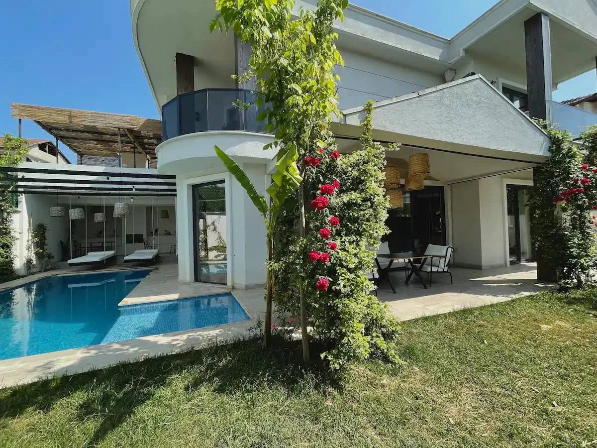 Sakarya Sapanca'da Isıtmalı ve Özel Havuzlu, 6 Kişilik, Kiralık Villa görsel 1