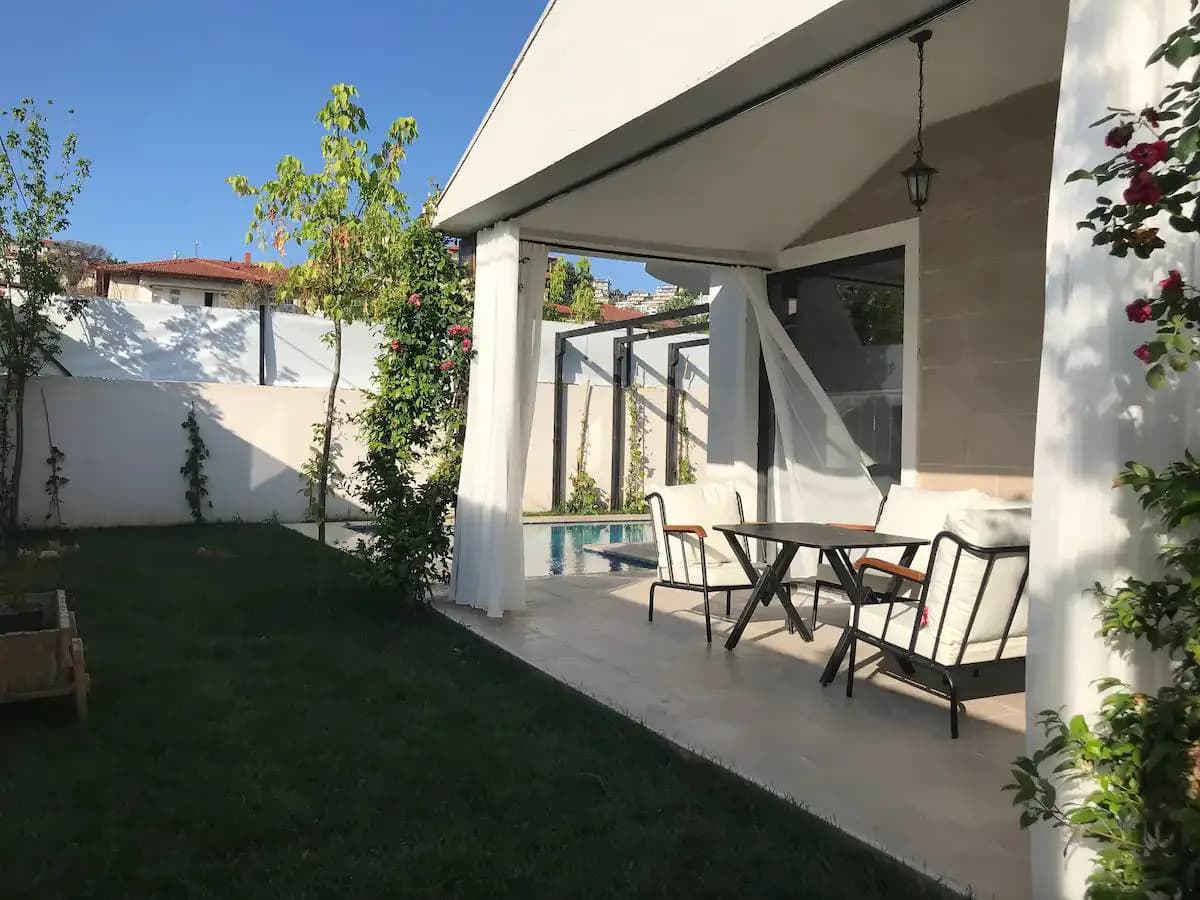 Sakarya Sapanca'da Isıtmalı ve Özel Havuzlu, 6 Kişilik, Kiralık Villa görsel 3