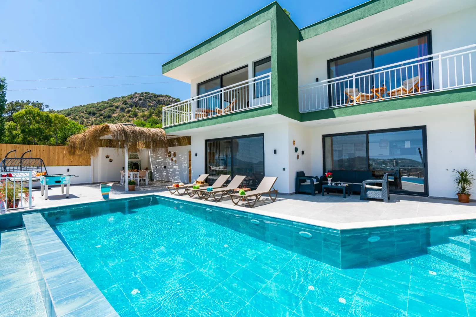 Kaş İslamlar'da Doğa Manzaralı, Özel Havuzlu, Konforlu Villa görsel 1