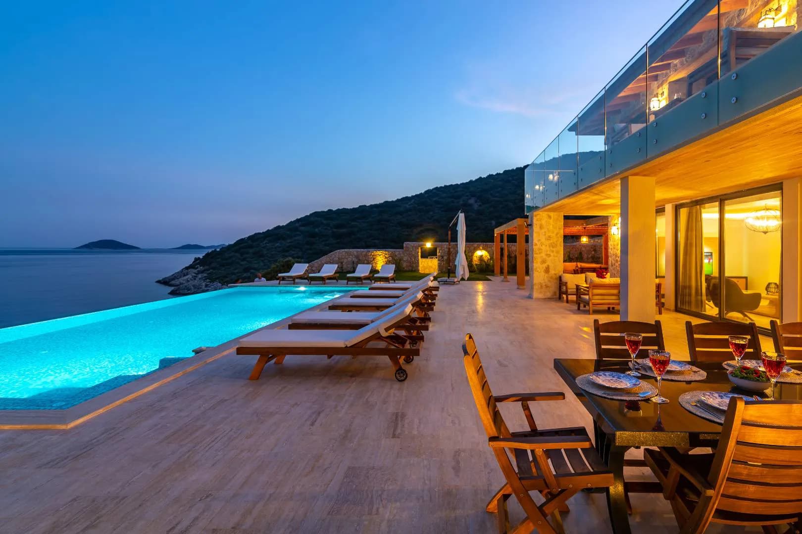 Kaş Kalkan'da Kalabalık Ailelere Uygun, Özel Plajlı, Lüks Villa görsel 2