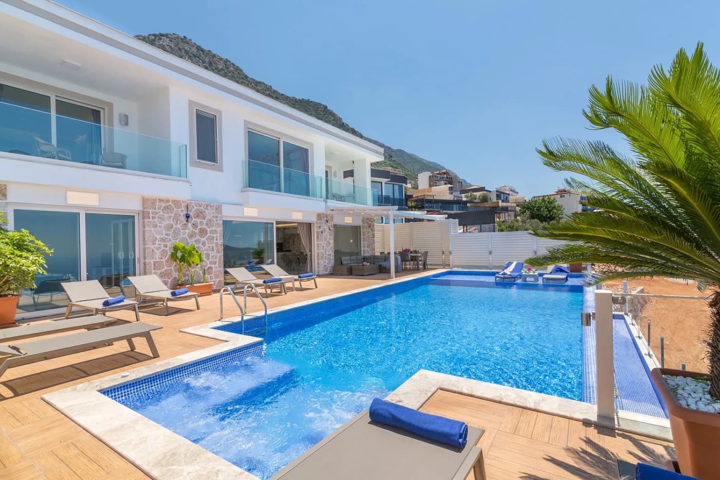 Kalkan Kördere'de Görülmeye Değer Manzaralı, Özel Havuzlu, Kiralık Villa görsel 2