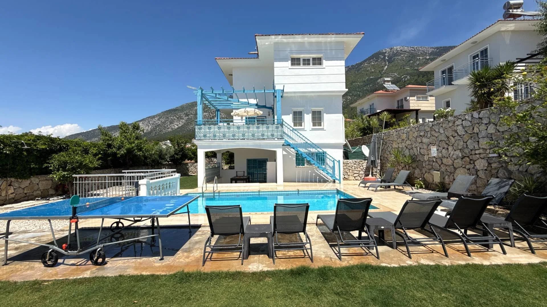 Ölüdeniz Ovacık'ta Merkeze Yakın Konumda, Özel Havuzlu, Konforlu Villa görsel 1