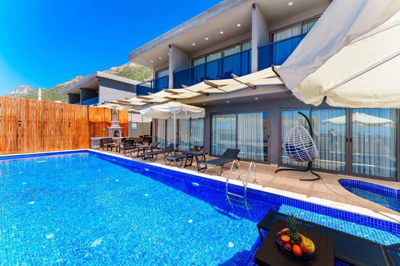 Kaş Bezirgan'da Geniş Ailelere Uygun, Özel Havuzlu, Konforlu Villa görsel 3