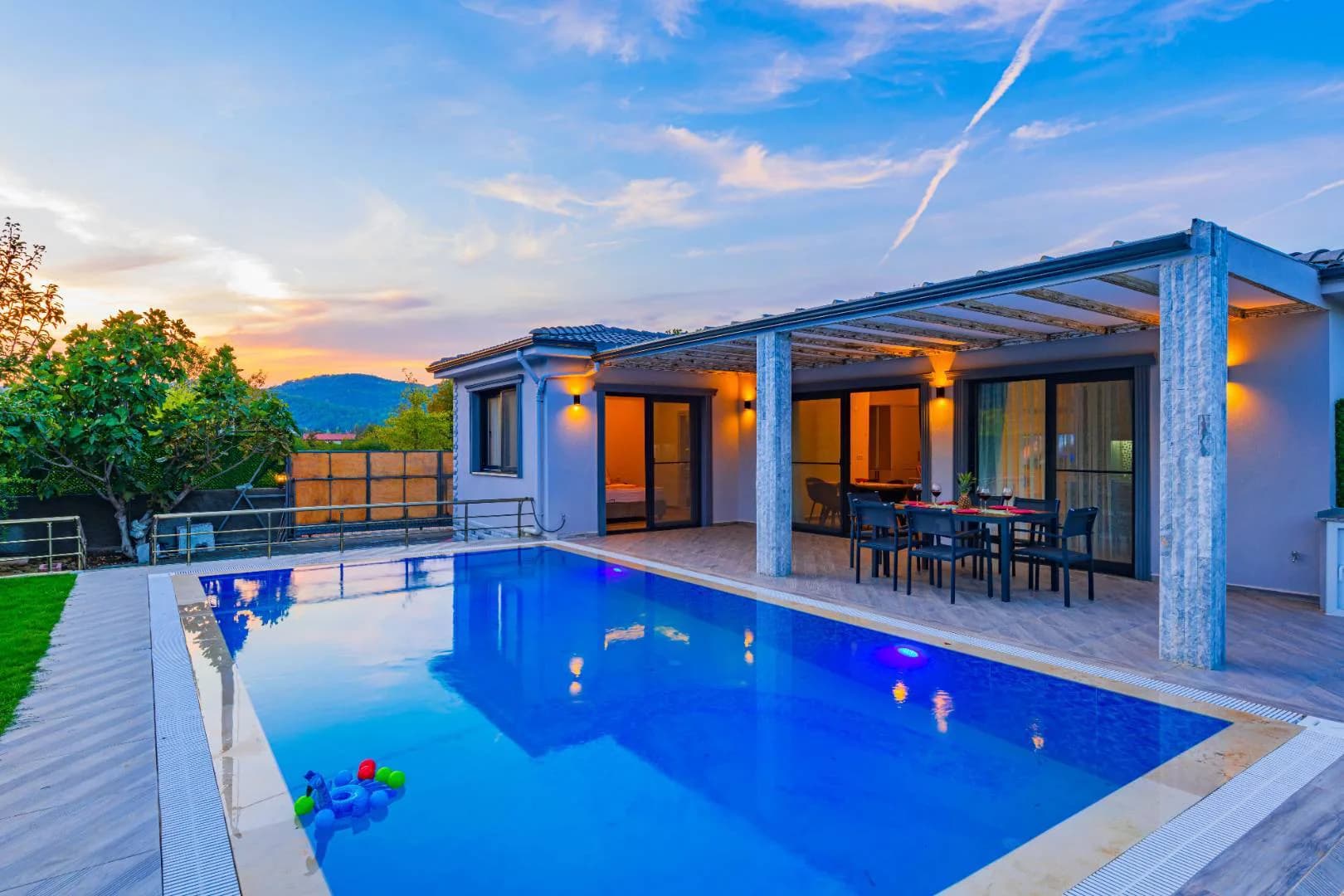 Fethiye Kayaköy'de Eşsiz Doğada, Özel Havuzlu, Kiralık Balayı Villası görsel 1
