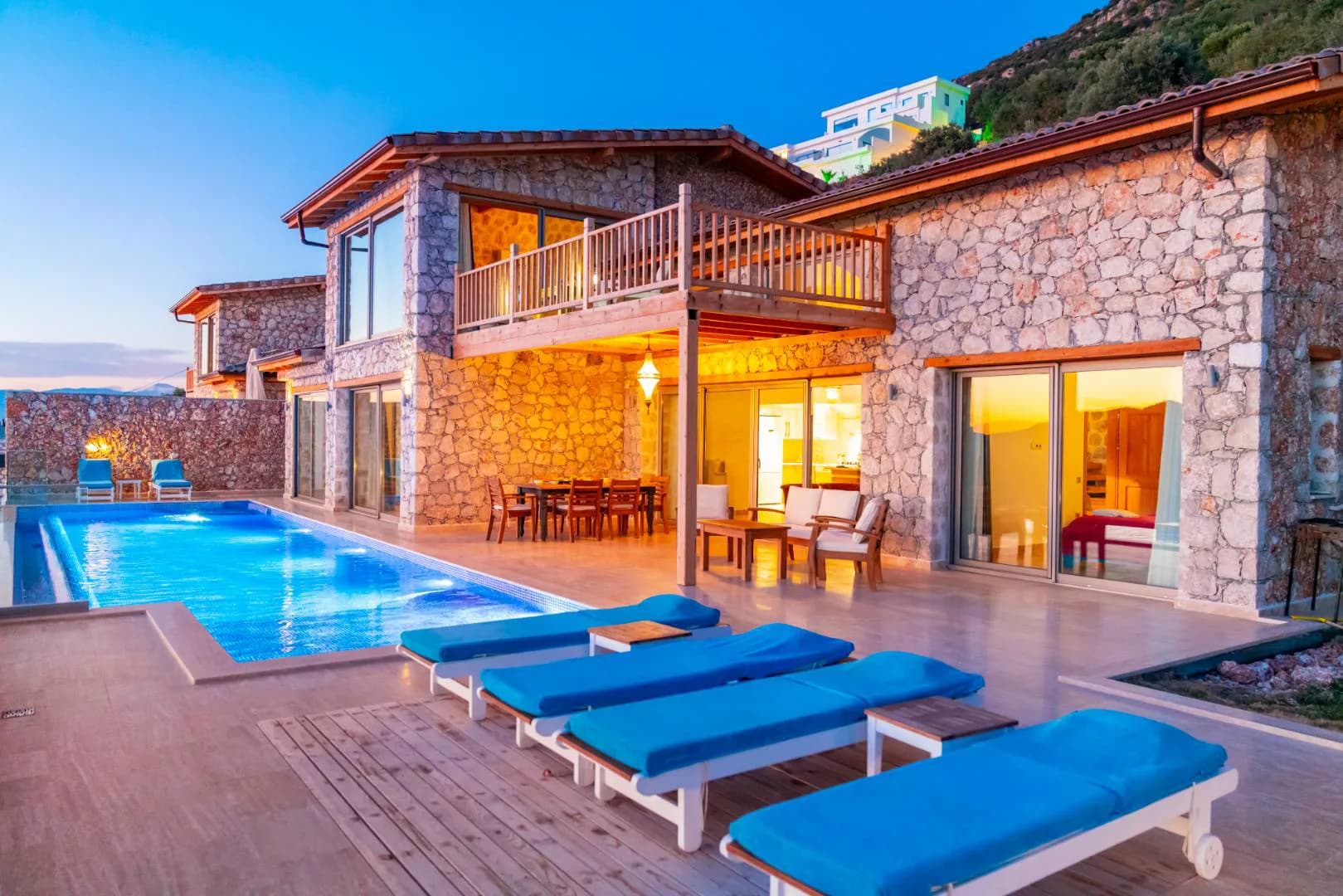 Kaş Bezirgan'da Deniz Manzaralı, Açık ve Kapalı Havuzlu, Kiralık Villa görsel 1