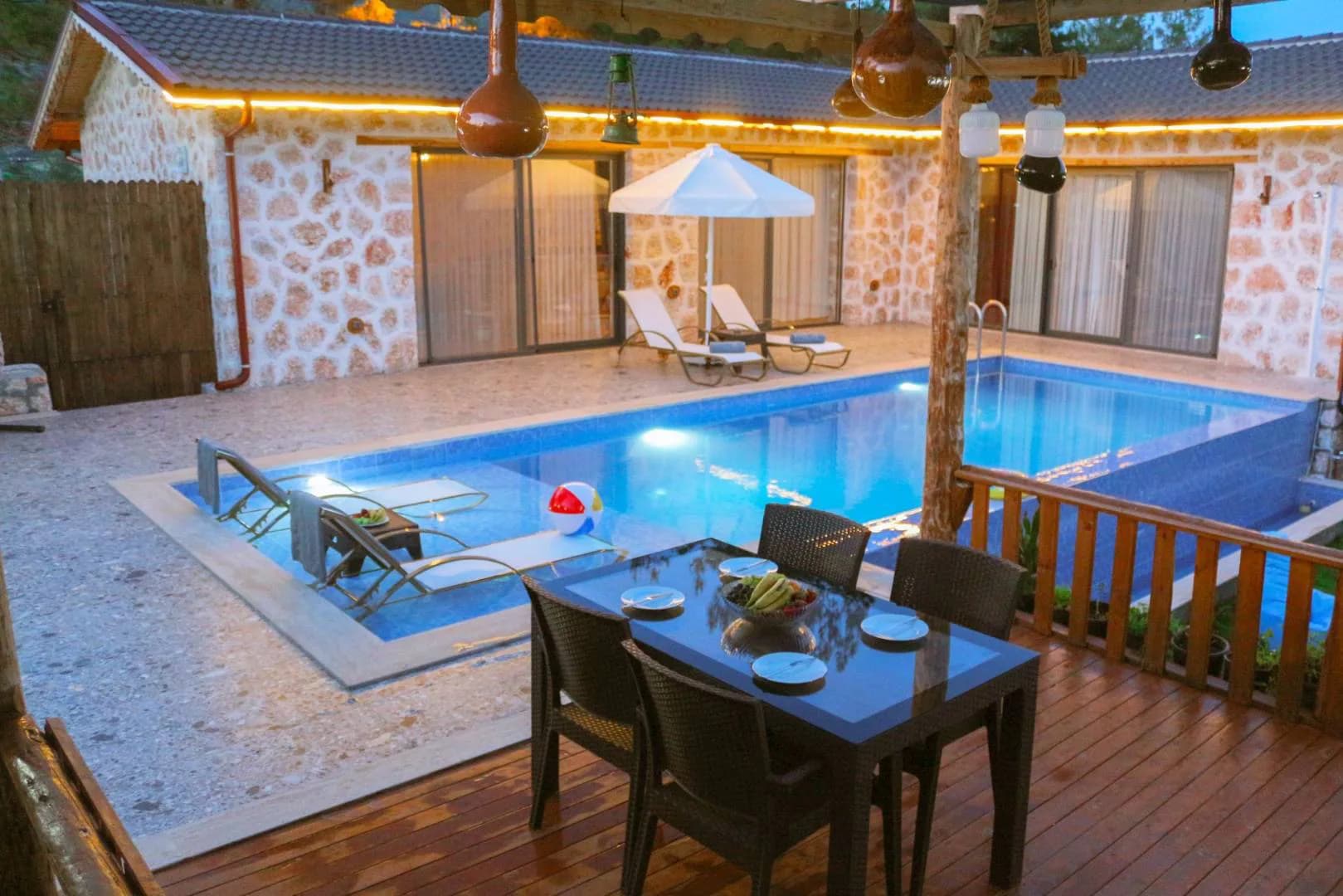 Kaş Sarıbelen'de Taş Mimarili, Özel Havuzlu, Jakuzili Villa görsel 1