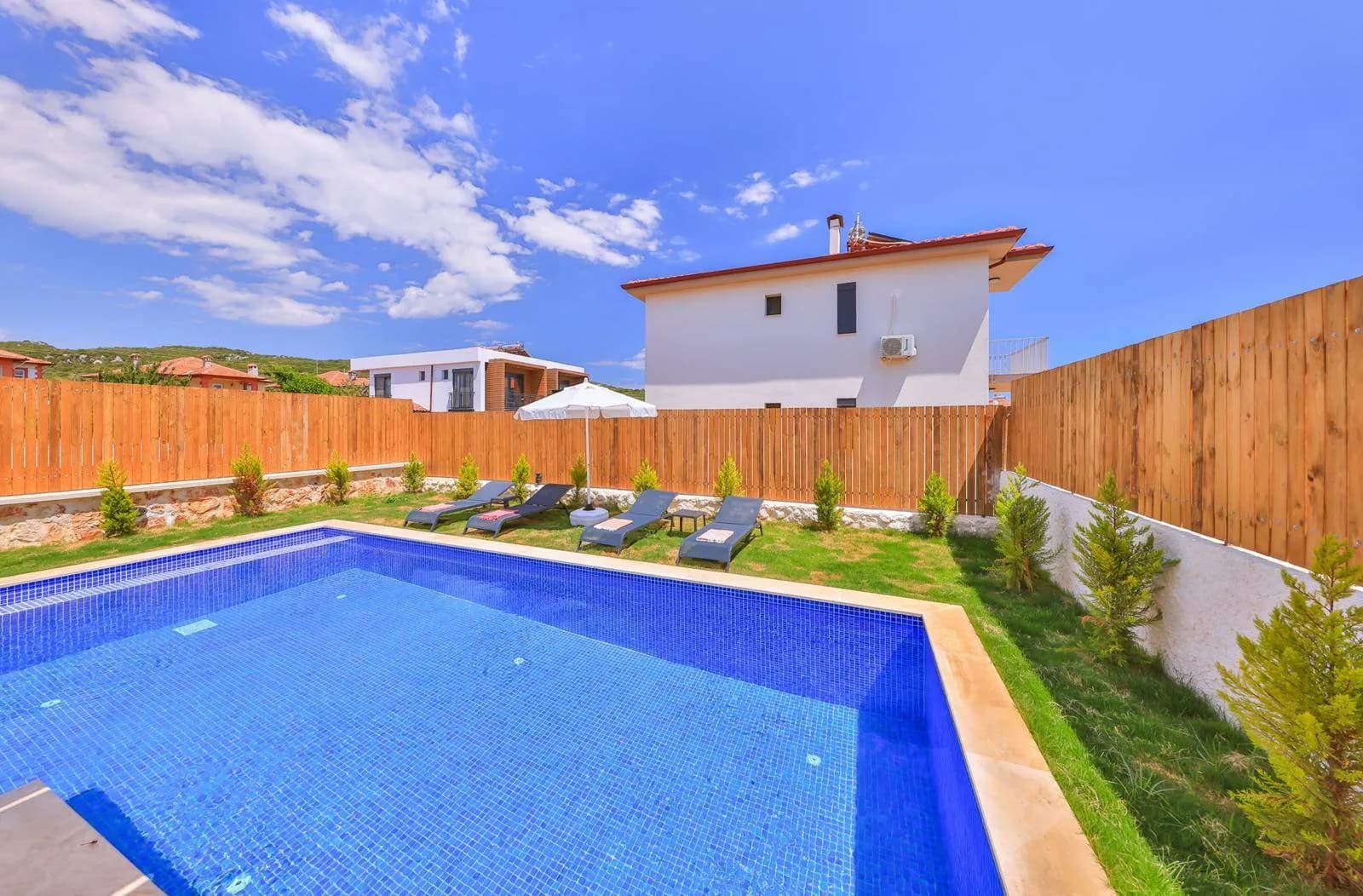 Kaş Andifli'de Muhteşem Doğa İçerisinde, Özel Havuzlu, Kiralık Villa görsel 3