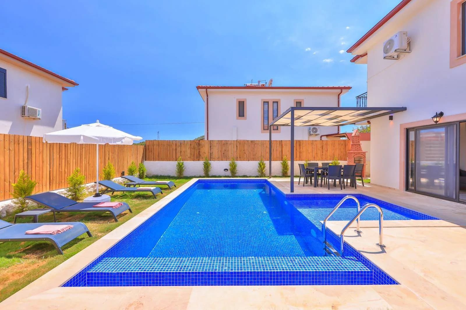 Kaş Andifli'de Muhteşem Doğa İçerisinde, Özel Havuzlu, Kiralık Villa görsel 2