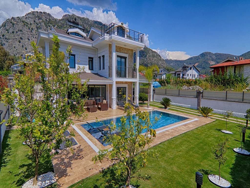Fethiye Göcek'te Merkezi Konumda, Özel Havuzlu, 3+1, Lüks Villa görsel 1