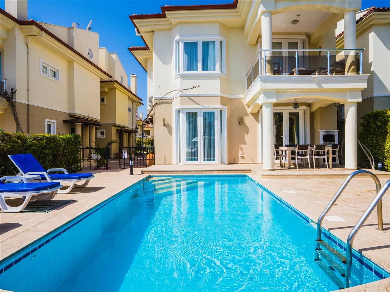 Fethiye'de Çalış Plajı'na Sıfır, Özel Havuzlu, Kiralık Villa görsel 2