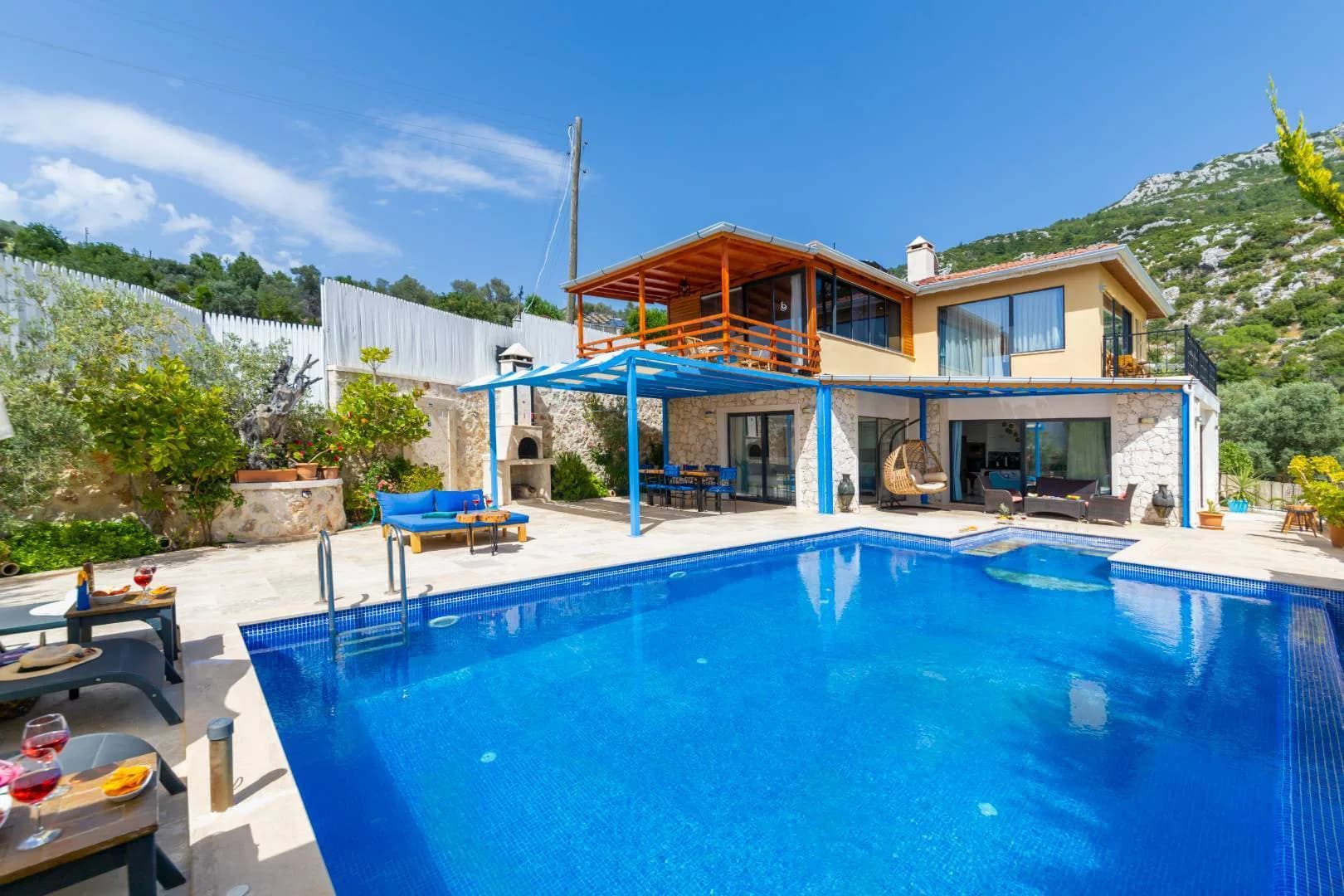 Kaş İslamlar'da Doğa ile İç İçe, Özel Havuzlu, Modern Villa görsel 1