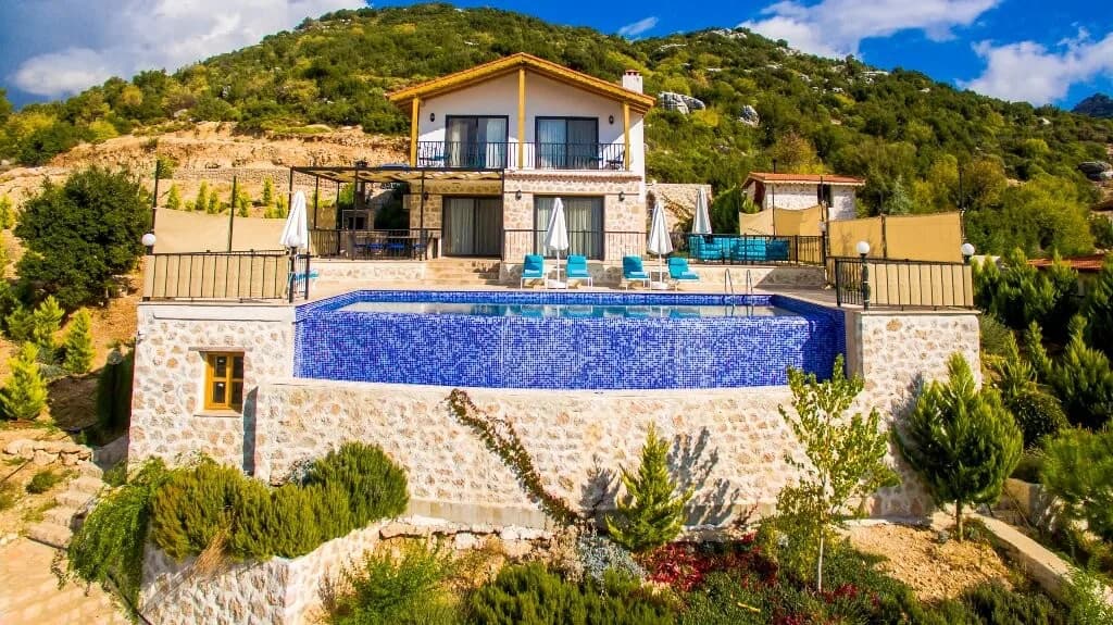 Kaş Sarıbelen'de Huzur Dolu Doğada, Özel Havuzlu, Taş Villa görsel 1