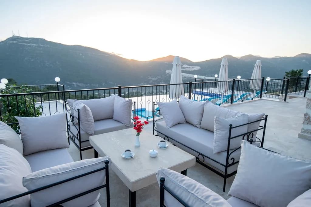 Kaş Sarıbelen'de Huzur Dolu Doğada, Özel Havuzlu, Taş Villa görsel 3